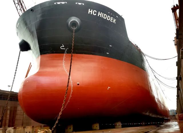 鱼童助力 93000DWT 巨轮 “HC HIDDEK” 完成坞修
