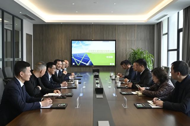 进取凯伦 | 促发展 开新局:七都镇党委书记夏国强一行莅临凯伦股份走访慰问