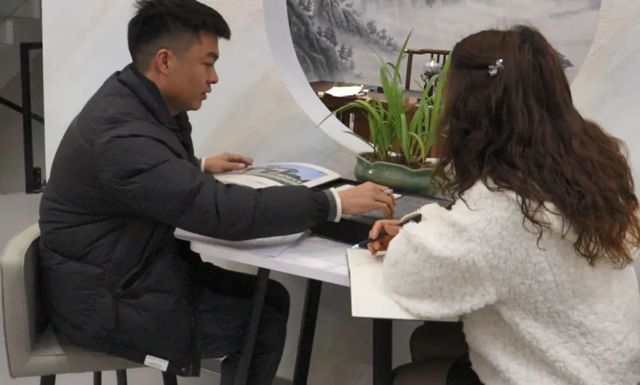 与嘉宝莉并肩十余年，他让本地人装修不踩坑