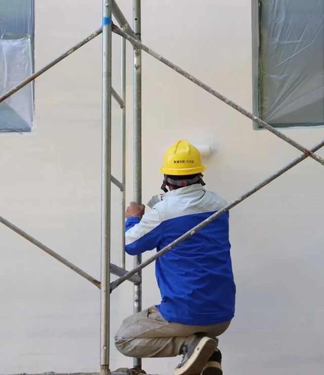 与嘉宝莉并肩十余年，他让本地人装修不踩坑