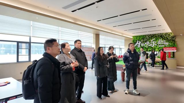 东方雨虹子公司领导一行莅临九阳防水参观交流