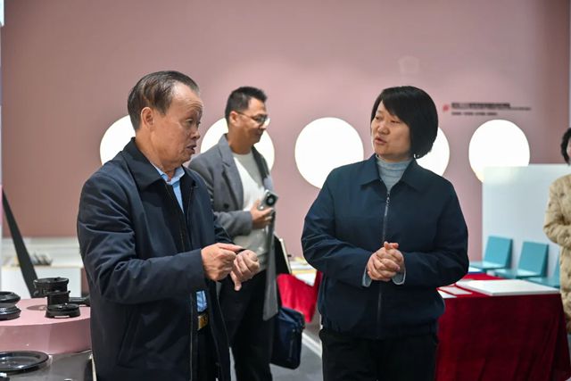深化交流谋合作 携手共赢谱新篇——无锡交建集团、华仁建设集团、宜兴陶都科技新城发展有限公司领导一行莅临晨光集团参观考察！