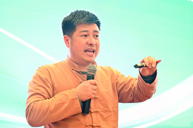 亚卡仿石漆“百城百万+“战略今日引爆！600经销商汇聚赣鄱大地，燃爆了！