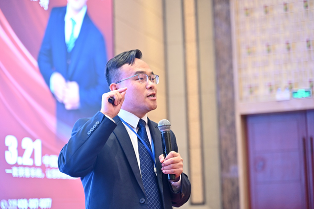 亚卡仿石漆“百城百万+“战略今日引爆！600经销商汇聚赣鄱大地，燃爆了！