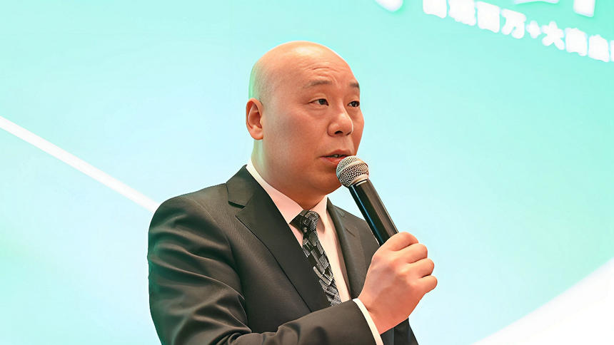 亚卡仿石漆“百城百万+“战略今日引爆！600经销商汇聚赣鄱大地，燃爆了！