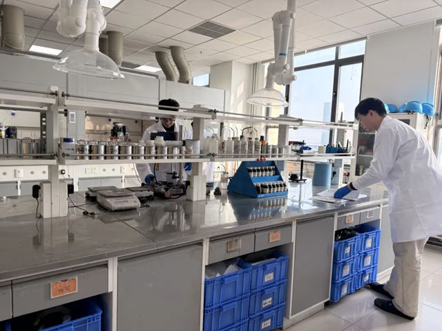 新质生产力调研行 | 从百年灯塔到“新”潮澎湃，看滨海新区这家百年企业如何为“大国重器”护航
