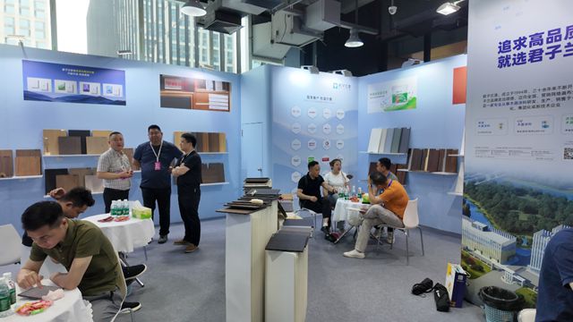 定义绿色涂装新高度！君子兰水漆亮相广州定制家居展
