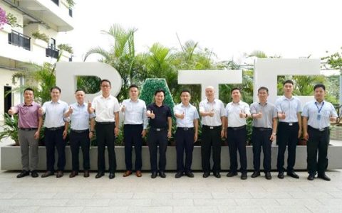 巴德富凭啥让汽车漆攻关周期加速？硬核破壁背后，车漆自由要实现了？