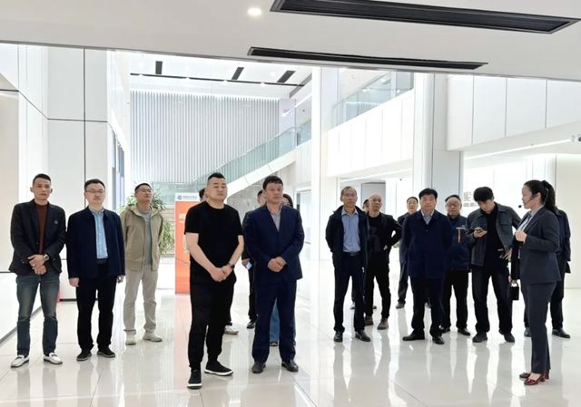 安徽省智能家居行业协会一行莅临鳄鱼尼卡集团考察指导