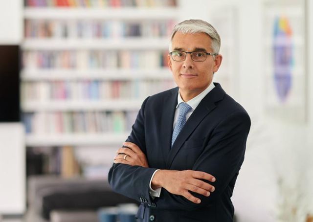 赢创重大人事落定：CEO延任至2030，资深老将任CFO