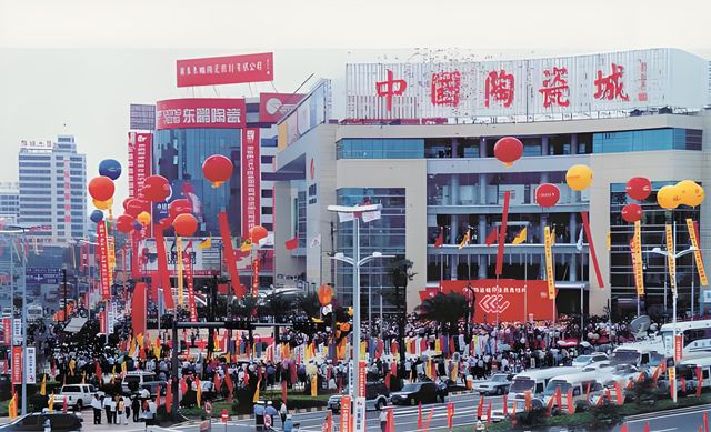 刚开业就签9单！“瓷砖+涂料”融合模式火了：岩板+涂料拼接墙让设计师惊叹