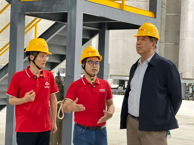 中国建筑防水协会朱冬青教授亲临吉美帮新工厂：以长期主义领航中国防水智造新篇章