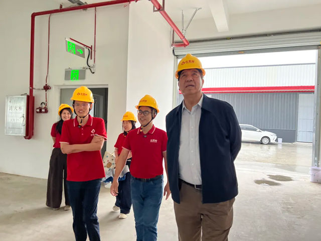 中国建筑防水协会朱冬青教授亲临吉美帮新工厂：以长期主义领航中国防水智造新篇章