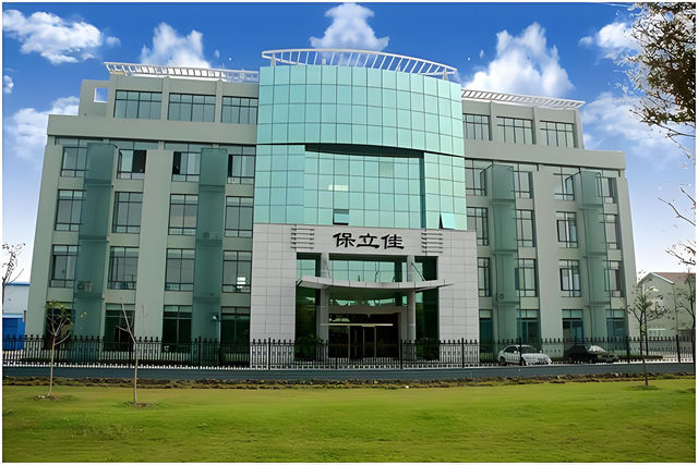 宁德时代比亚迪都是它客户，它却三连亏：亏的是账面，换得宁王同款门票