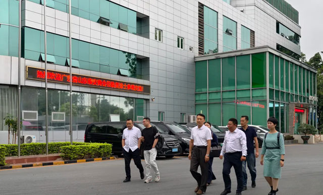 广东省山东泰安商会走进会员企业美涂士：共赏涂料魅力，共谋合作新篇