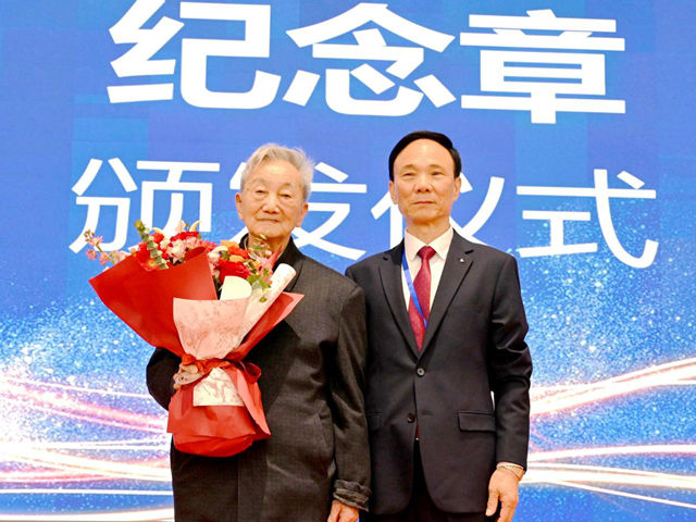 七秩砺剑，百年启航：菱湖漆70周年庆典背后的突围与远征