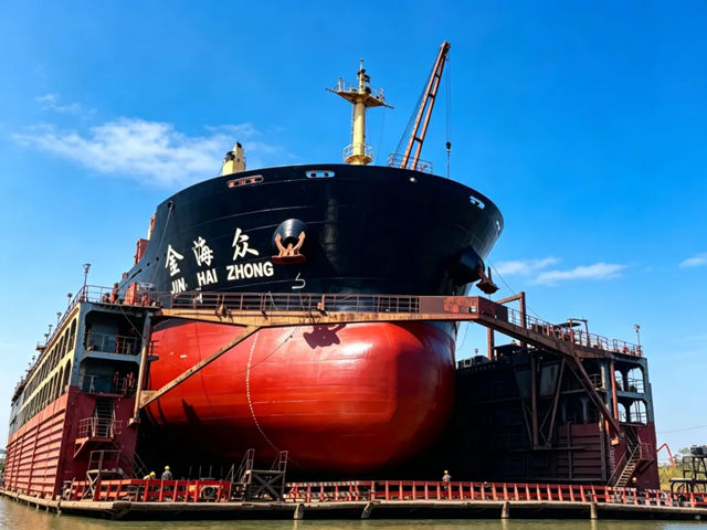 当假期遇上船期：以奋斗为舟，双瑞涂料专业答卷护航“金海众”轮