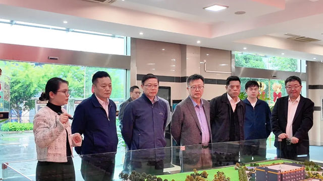 共探产业融合新路径！江苏省钢铁服务业协会参访江苏冠军集团