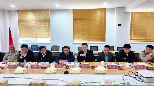 共探产业融合新路径！江苏省钢铁服务业协会参访江苏冠军集团