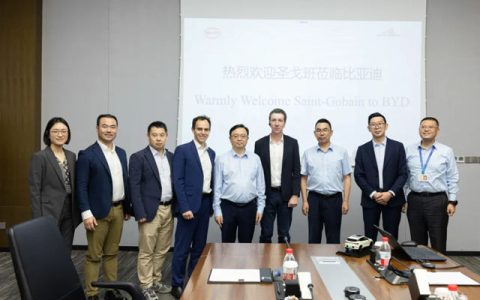 圣戈班管理层到访比亚迪集团总部参观交流
