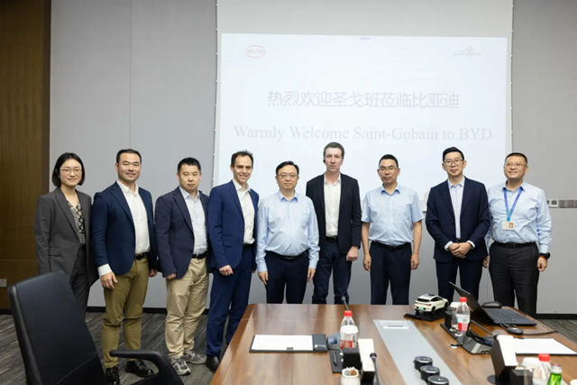 圣戈班管理层到访比亚迪集团总部参观交流