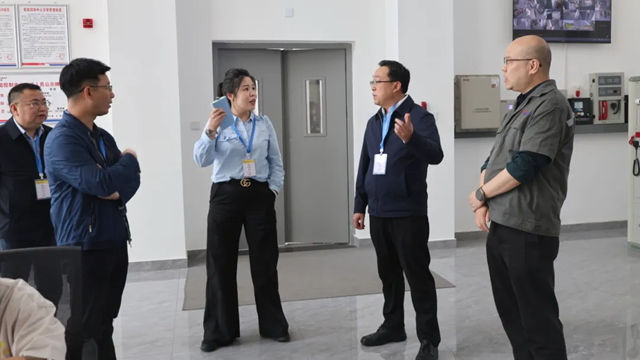 北航毕慧超教授到访三峡油漆交流座谈