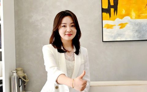刷新者 | 90后“邦二代”年销千万，她直言：最值钱的不是漆！