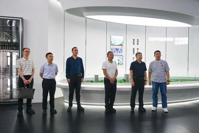 常州市武进区委常委、组织部部长胡泊一行莅临晨光产业园调研指导！
