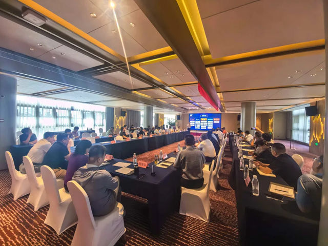破局内卷，赢战未来！缪国元董事长受邀出席江苏工业涂料经销商百人汇，揭秘“功能”新赛道