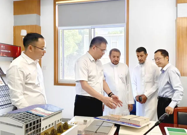 沙特最大建材商到访亚士,双方就多领域合作深入洽谈