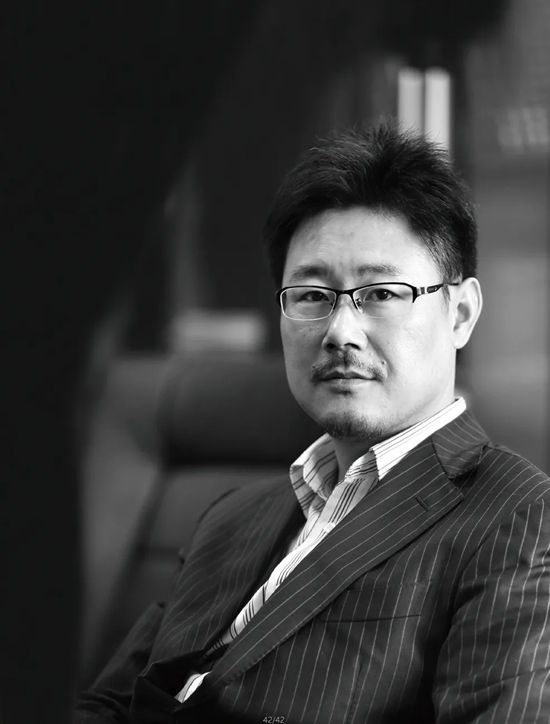 冠军集团创始人谢海受聘南京工业大学产业教授!校企合作再添重磅成果