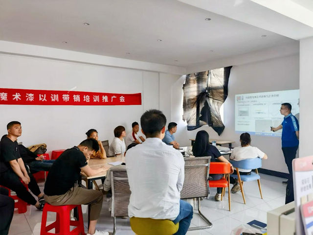 刷新者丨95后“邦二代”：跳出“赚差价”思维，把服务做成竞争力