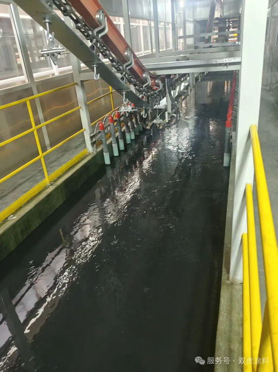 双虎涂料助力义和车桥64吨电泳槽项目圆满投槽
