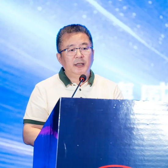 德威船舶海工绿色涂装新材料及机器人研发中心在启东正式揭牌