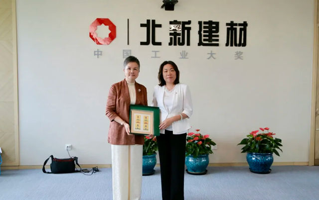 聚力央企平台,共探行业新局 | 温州瑞丰·嘉宝莉金钻客户赴北新建材总部研学参访