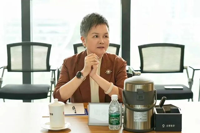 北新嘉宝莉携核心经销商回家