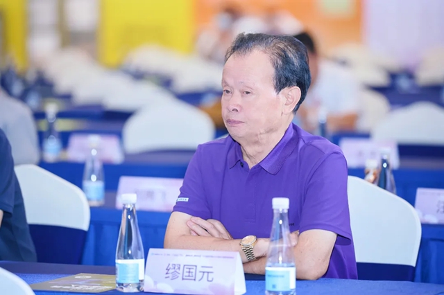 敢瞰无界 数智破局 | 晨光集团董事长缪国元出席 2026 漆彩中国智荟家峰会,荣膺时代风采人物称号!