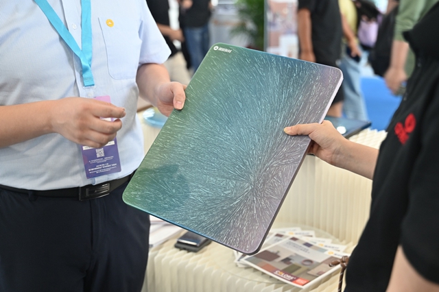 亮相建博会 展辰如何以技术纵深与色彩美学破局高定赛道?