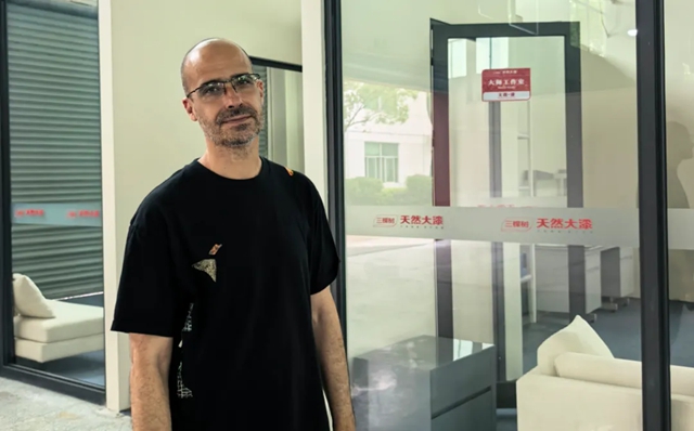 跨越山海 漆语同心｜文森・漆《游物志》在华十八年艺术展在三棵树盛大开幕