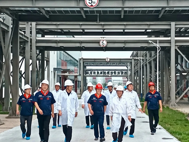 “AI+研发”赋能北新工业涂料科技创新丨王玉林一行赴北新灯塔调研指导
