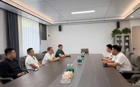 河北三棵树涂料有限公司考察组到访辽宁海城广源