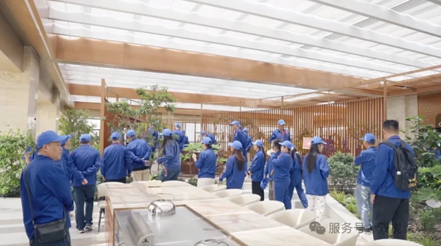 双虎涂料全员赴潜江参访集团标杆企业 沉浸式感受 AI 全场景变革力量