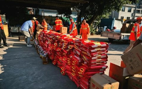 善行延续，致敬城市微光｜美惠石感漆情暖云县环卫一线