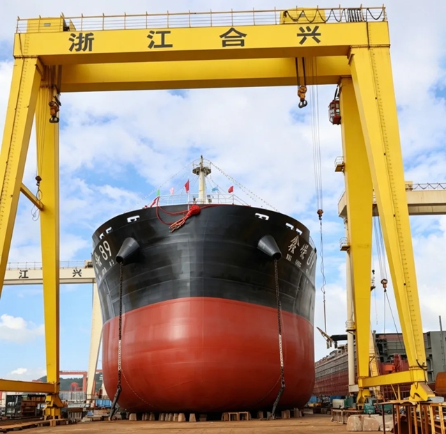鱼童漆助力新造船“鑫嵘89”破浪启航