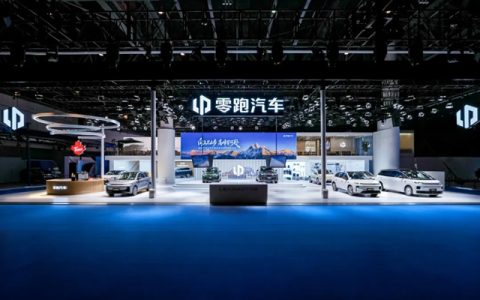 零跑A05成都车展首秀，立邦三年CMF色彩共创成果随全系亮相