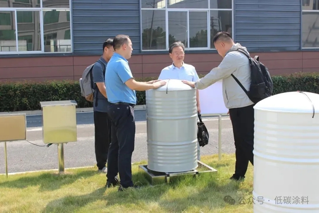 住建部科技发展中心首席研究员田灵江教授莅临启利新材调研辐射致冷超材料技术