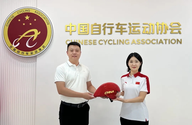 “中国红”闪耀!三棵树助力中国国家自行车队逐梦亚洲赛场