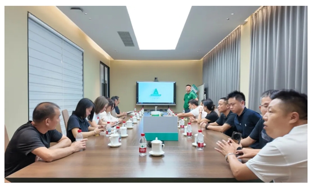 聚势焕新,安彩私董会共拓乡墅市场