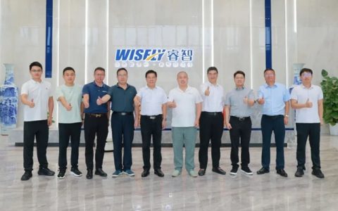 黄石市政协副主席刘海平及航天电工领导一行到睿智高科调研