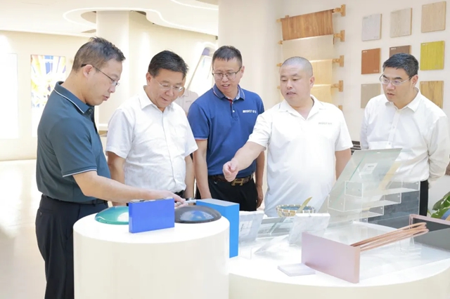 黄石市政协副主席刘海平及航天电工领导一行到睿智高科调研